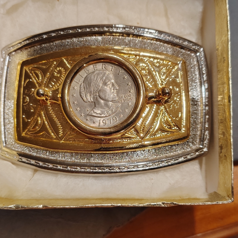 Two-Tone Ornate Belt Buckle with Coin Center